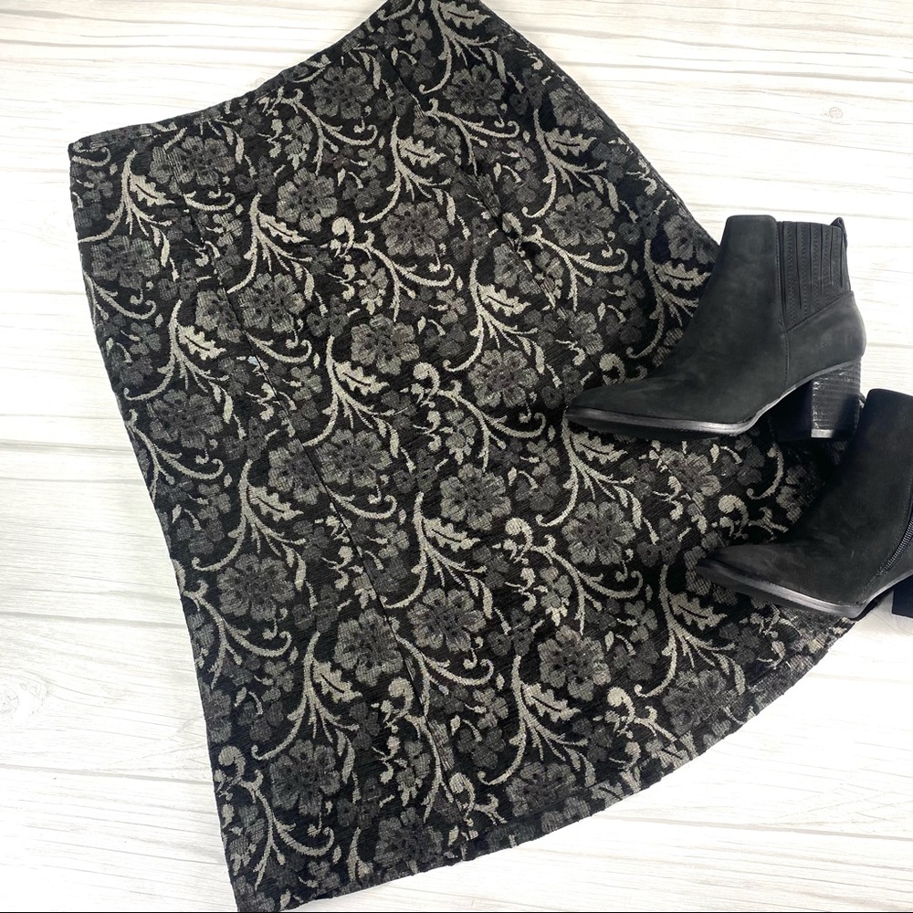Harolds Floral Brocade Tulip Style Skirt Black Grey Silver Lined